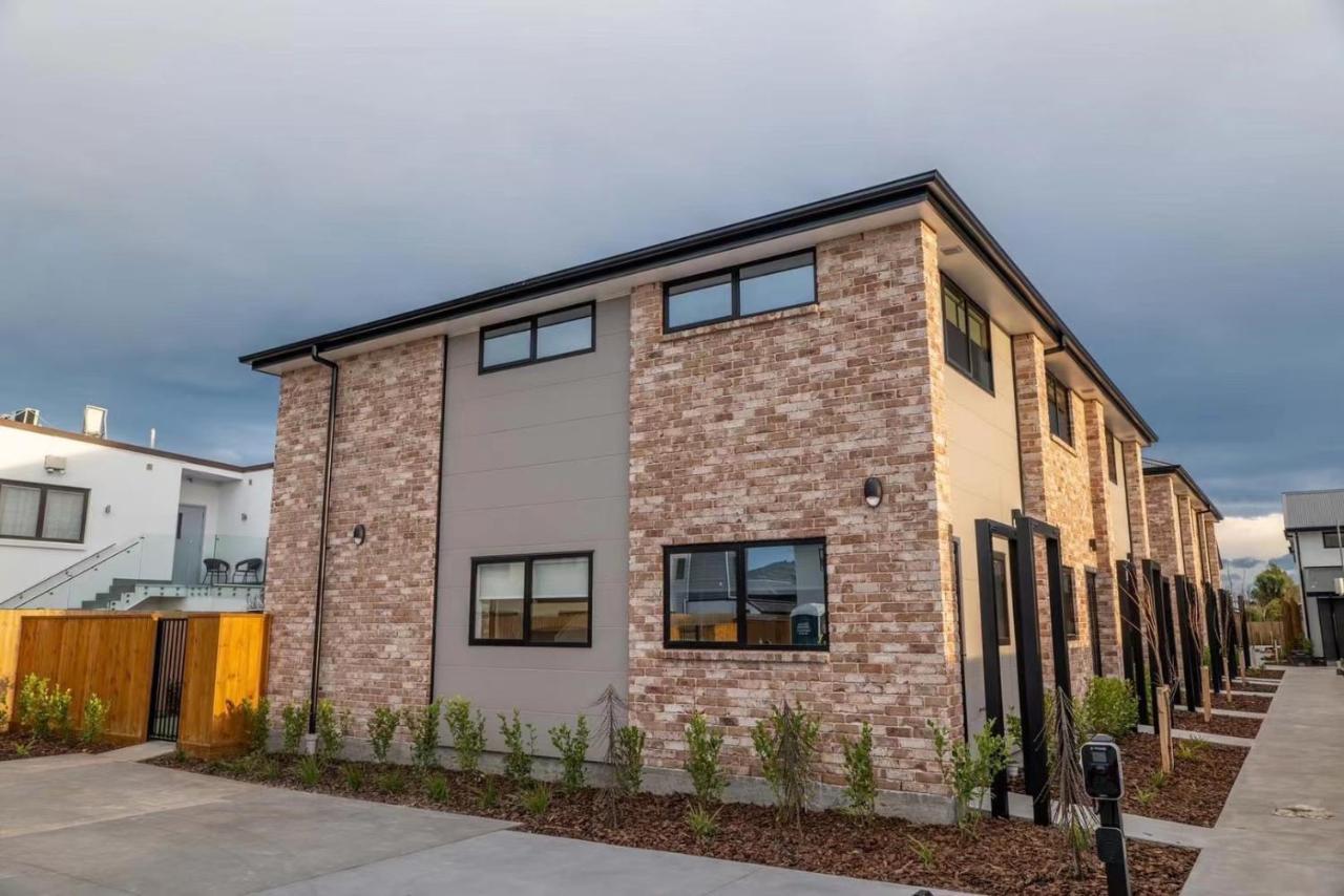 Close To Arena And One Kilometer From Railway Station Onsite Ev Car Park Christchurch Exterior photo